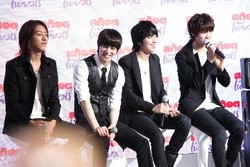 CNBLUE Rilis Album, Andalkan Lagu Ciptaan Jung Yong Hwa