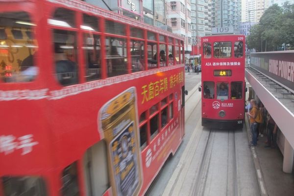 Asyiknya Jalan-jalan Naik Trem di Hong Kong
