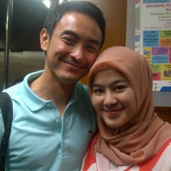 Istri Zumi Zola Hamil 3,5 Bulan