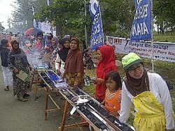 Menunggu Ikan Dencis di Pantai Panjang Bengkulu