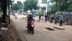 Warga Rawa Domba Protes Proyek Saluran Air PU yang Tak Kunjung Selesai