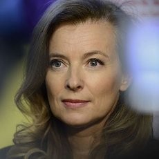 Eks Kekasih Hollande Tuntut Majalah Closer Terkait Foto Dirinya Berbikini