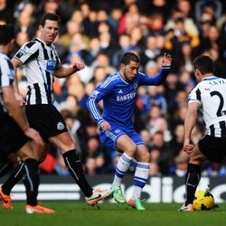 Hat-trick Hazard Antar Chelsea ke Puncak Klasemen