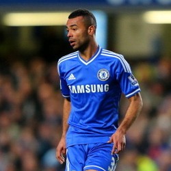 Mourinho Ingin Pertahankan Cole, tapi ...