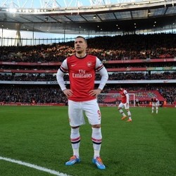 Soal Perburuan Gelar, Podolski: Musim Masih Panjang