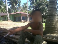 Bocah 6 Tahun Perokok, Ayahnya Sakit Keras dan Sang Ibu Entah di Mana