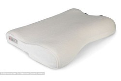 Susah Tidur Karena Pasangan Mendengkur? Belikan Saja Bantal ini