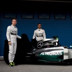 Ketika Hamilton dan Rosberg Olok-olok Regulasi Baru F1