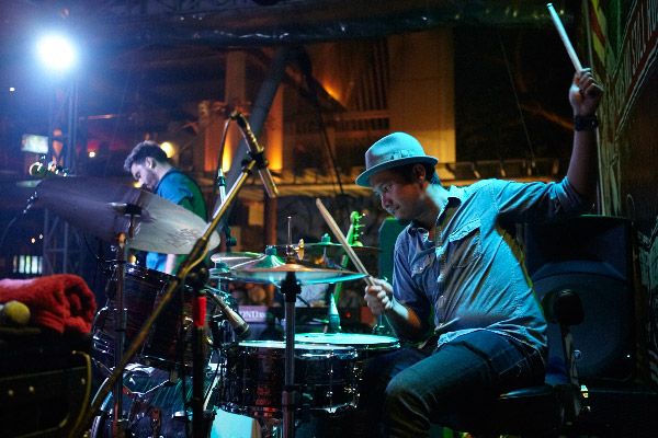 Foto: Konser Gugun Blues Shelter dan Groovevader