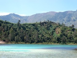 Seperti Ini Cantiknya Telaga Warna di Dieng