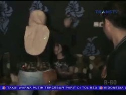 Tolak Dirazia, Seorang Wanita Mengamuk