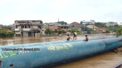 Ahok: Warga Ngalah Dulu Biar Tidak Banjir