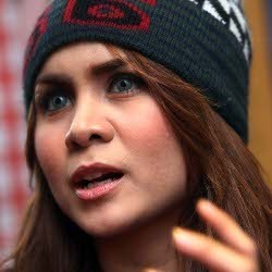 Momo Geisha Rela Ubah Jadwal Demi Lagu Esok Kan Bahagia