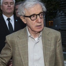 Woody Allen Curiga Ronan Bukan Anaknya, Tapi Anak Frank Sinatra