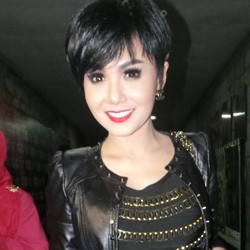 Mantan Mertua Meninggal, Yuni Shara Bantu Beres-beres Rumah