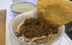 Mee Kepang: Pedas-pedas Nikmat Mie Ayam Bumbu Woku