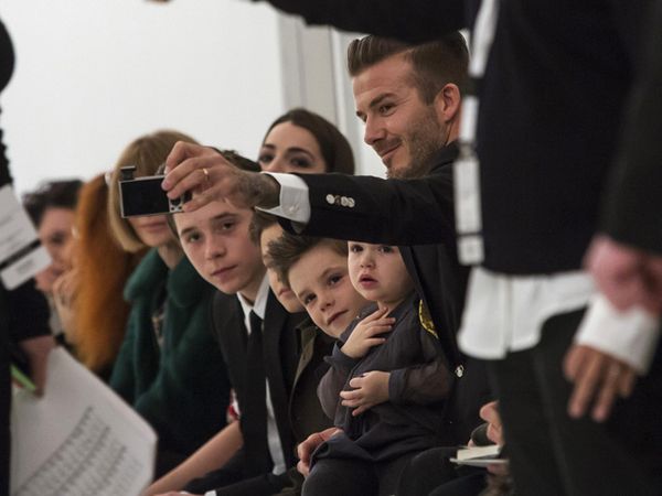 Selfie Time! David Beckham Narsis Bareng Anak