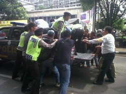 Adegan Massa Serang KPU Warnai Simulasi Pengamanan Pemilu di Bandung