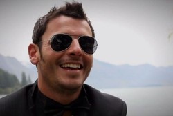 Asyik Berselancar, Kaki Pria Ini Digigit Hiu Hingga Alami Perdarahan Hebat