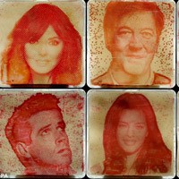 Ihh...Lukisan Ini Dibuat dari Bakteri di Ketiak Stephen Fry