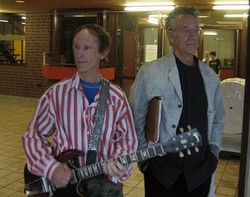 The Doors Akan Reuni untuk Mengenang Ray Manzarek