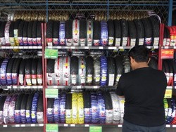 Pilih Ban Tubeless atau Ban Biasa?