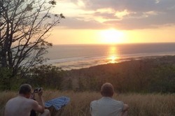 Ini Baru Beda! Menikmati Sunset Dari Bukit Gili Trawangan