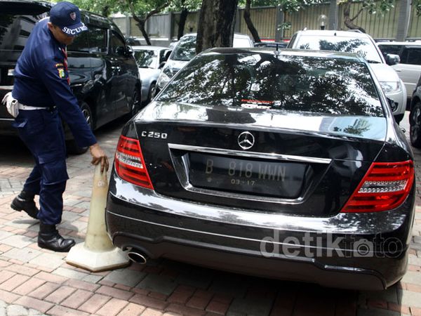 Mobil Wawan untuk Anggota DPRD Banten Disita Mobil Wawan untuk Anggota DPRD Banten Disita