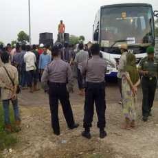 Ratusan Warga Blokir Proyek PLTU Tuban Tuntut Manajer PJB Dipecat