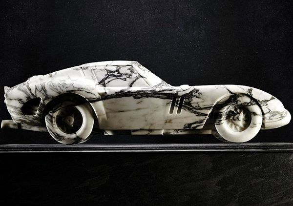 Ferrari Terbuat dari Batu Marmer