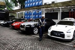 Ketua DPRD Banten Bantah Terima Mobil dari Wawan