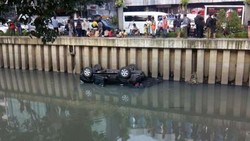 Fortuner yang Nyemplung ke Kali Cideng Disopiri OB, Hanya Tahu Maju Mundur