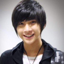 Seunghyun FT Island Tolak Masuk SM Karena Kontrak Soal Badan