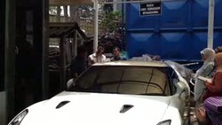 Mantan Pembalap Disewa Untuk Latih Petugas KPK Rawat Mobil Mewah Sitaan