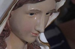 Heboh! Ada Patung Bunda Maria Menangis di Israel