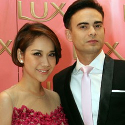 Tampil di Konser Erros Djarot, BCL Ingin Dicintai Suami Lagi