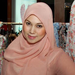 Bisnis Busana Muslim, Puput Melati Desain Sendiri