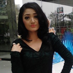 Siti Badriah Tergiur Permak Mata