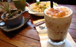 Toodz House: Melepas Penat dengan Kopi Kopyor di Kafe a la Rumahan