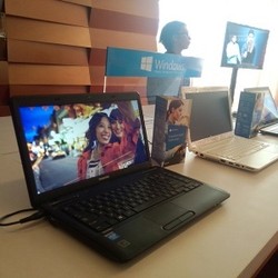 Cermat, Trik Microsoft Hapus Kesenjangan Teknologi