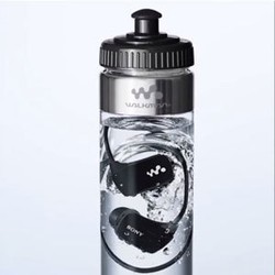 Keren! Walkman Dijual Dalam Botol Minum