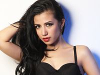 Gaya Sensual Vanya Shinta