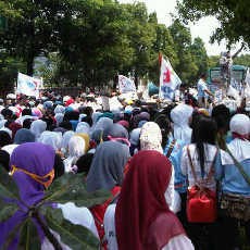Tuntut Pengesahan UMSK Mojokerto, Seribuan Massa FSPMI Demo Disnakertrans