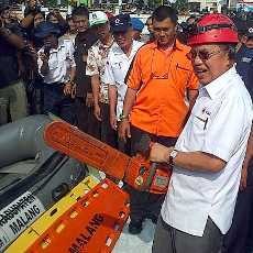 JK Tinjau Lokasi Pengungsian Gunung Kelud