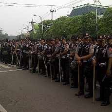 Water Canon dan 3.300 Polisi Siaga Amankan Pelantikan Gubernur Jatim