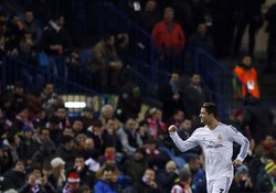 Dalam pertandingan yang berlangsung di Vicente Caldero, Rabu (12/2/2014) dinihari WIB, Madrid menang berkat 2 gol pinalti dari Cristiano Ronaldo. REUTERS/Susana Vera.
