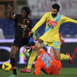 Benitez Waspadai Serangan Balik Roma dan Kecepatan Gervinho