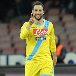 Ingin seperti Maradona, Higuain Bertekad Menangi Scudetto dan Piala Dunia