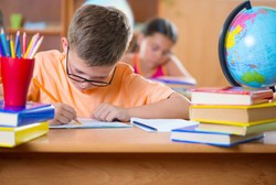 Calistung Saat Tes Masuk Sekolah di Mata Orang Tua