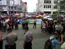 Ribuan Warga Manado Duduki Kantor Polisi Terkait Pengusutan Sengketa Lahan